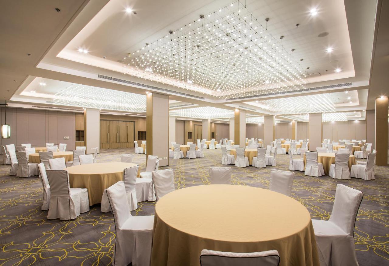 Aber Al Munsiyah Hotel Рияд Екстериор снимка